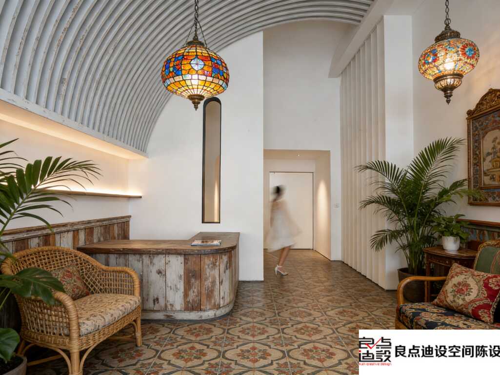 异域度假风|这盏彩色玻璃灯，让我的美容院软装设计秒出片